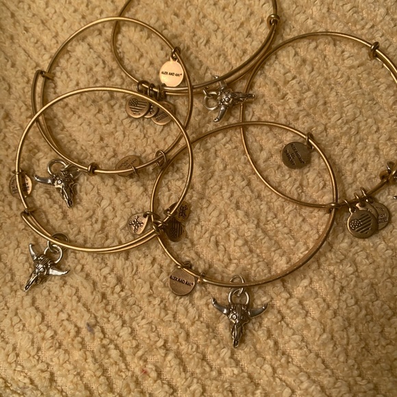 Bracelets - Picture 4 of 5